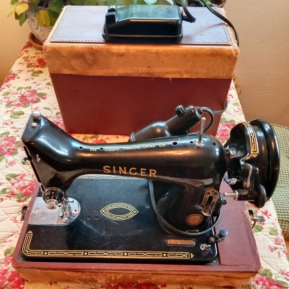 Sewing Machine - Picture 1 of 4
